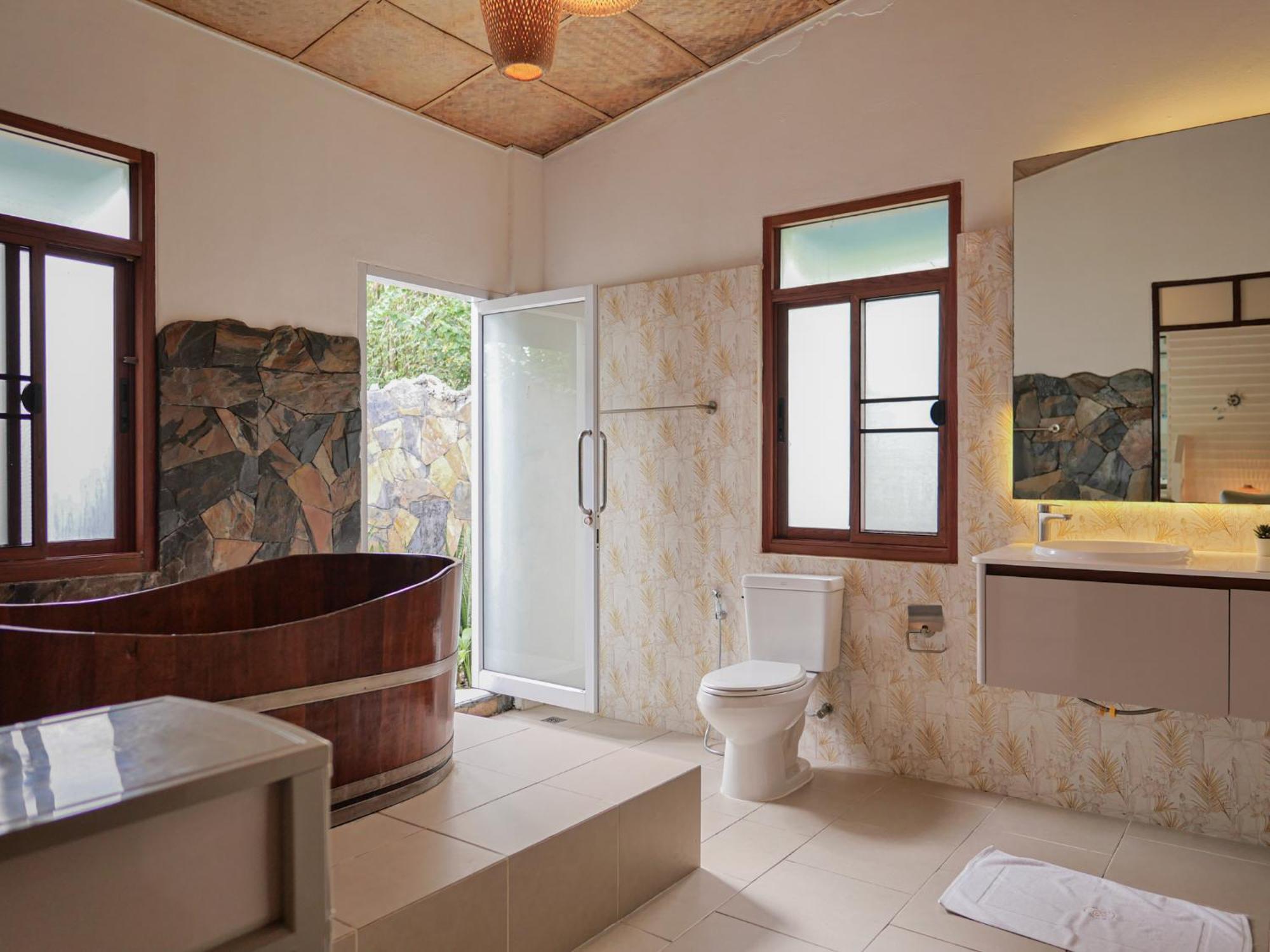 The Wooden Beach House 3Br - Sunset Beach Garden Taling Ngam Beach Exteriör bild